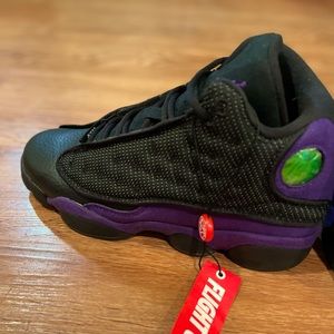 **BRAND NEW NEVER WORN**2022 Jordan 13’s black/purple!!!